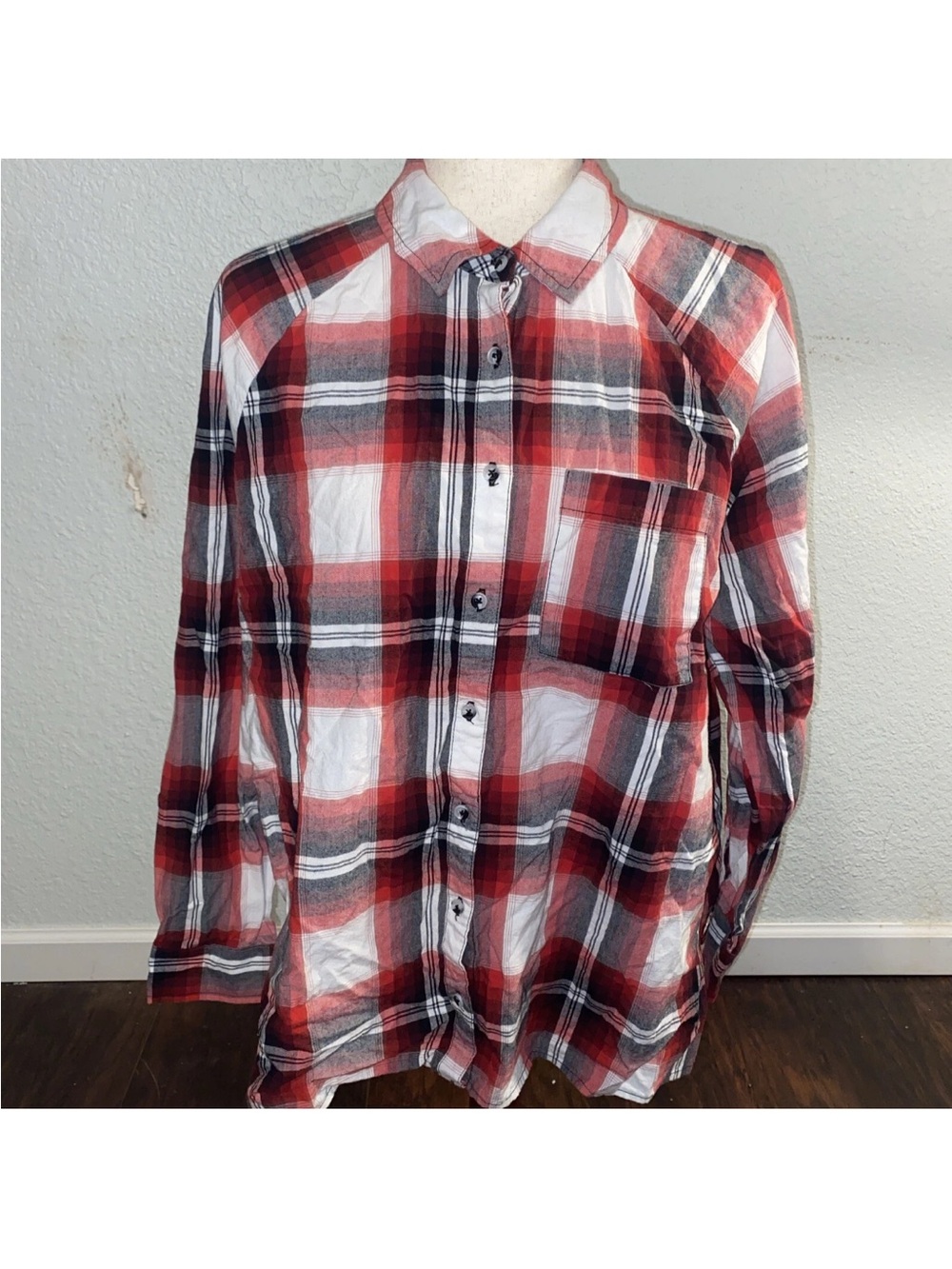Cato Red White and Black Plaid Button-Down Shirt Women’s